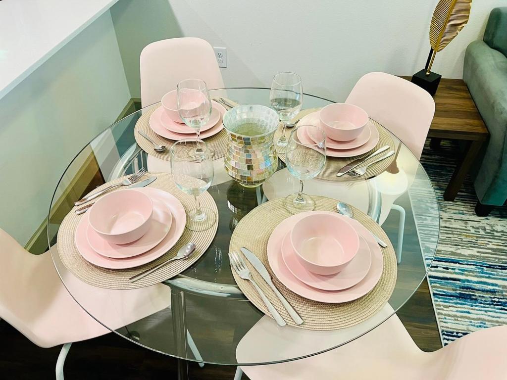 Downtown Apt Free Parking - Pool - Gym - Fully Kitchen ヒューストン エクステリア 写真