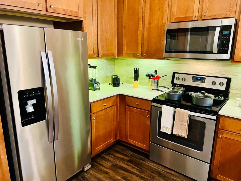 Downtown Apt Free Parking - Pool - Gym - Fully Kitchen ヒューストン エクステリア 写真