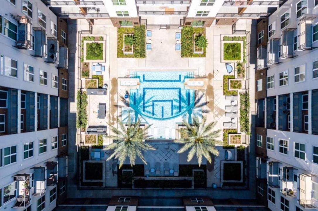 Downtown Apt Free Parking - Pool - Gym - Fully Kitchen ヒューストン エクステリア 写真