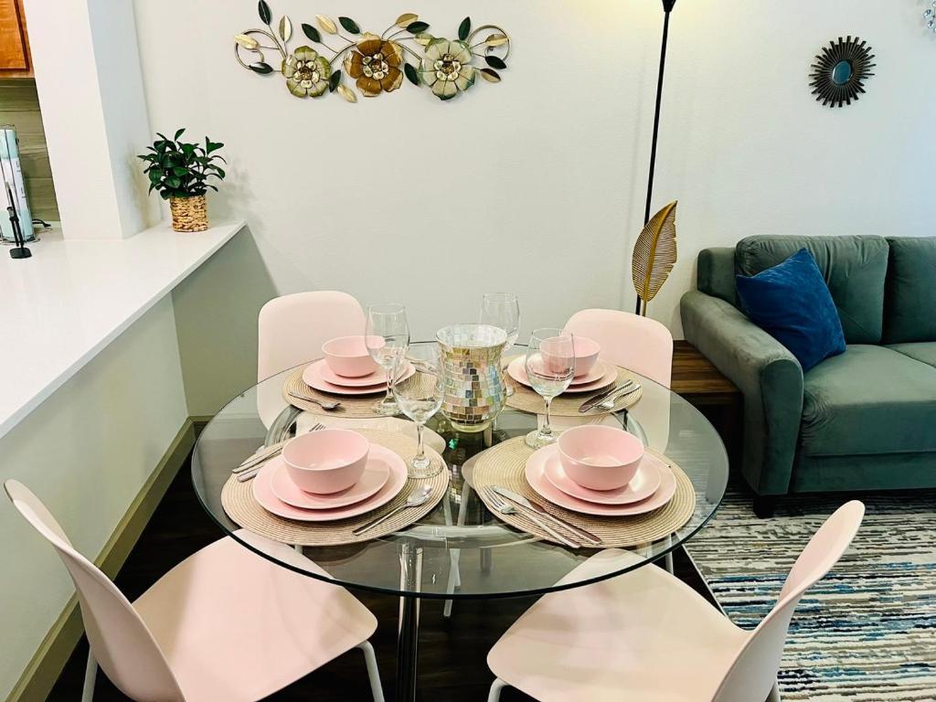 Downtown Apt Free Parking - Pool - Gym - Fully Kitchen ヒューストン エクステリア 写真