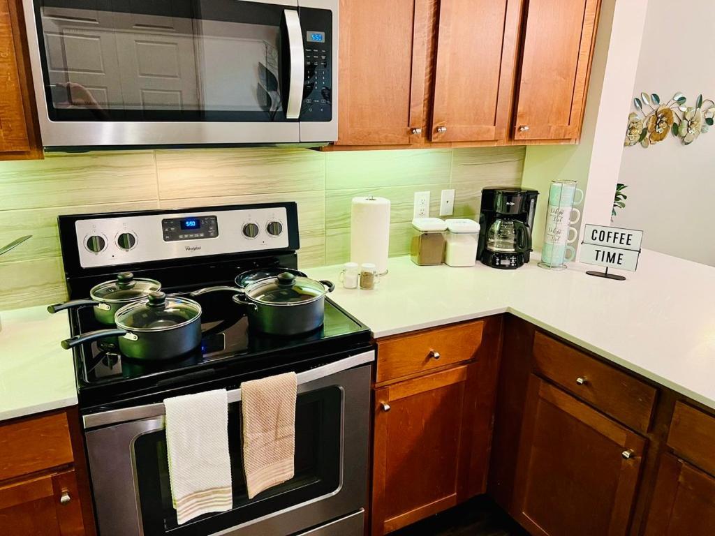 Downtown Apt Free Parking - Pool - Gym - Fully Kitchen ヒューストン エクステリア 写真