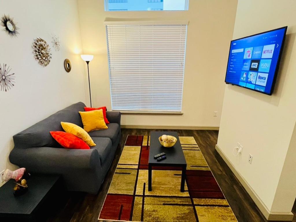 Downtown Apt Free Parking - Pool - Gym - Fully Kitchen ヒューストン エクステリア 写真